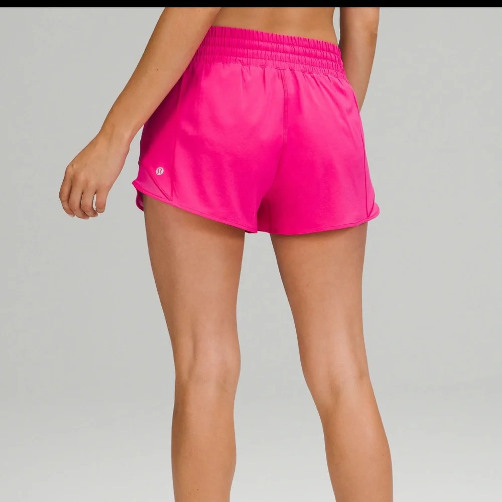 Lululemon Hotty Hot High Rise Short 2.5” - Picture 5 of 6